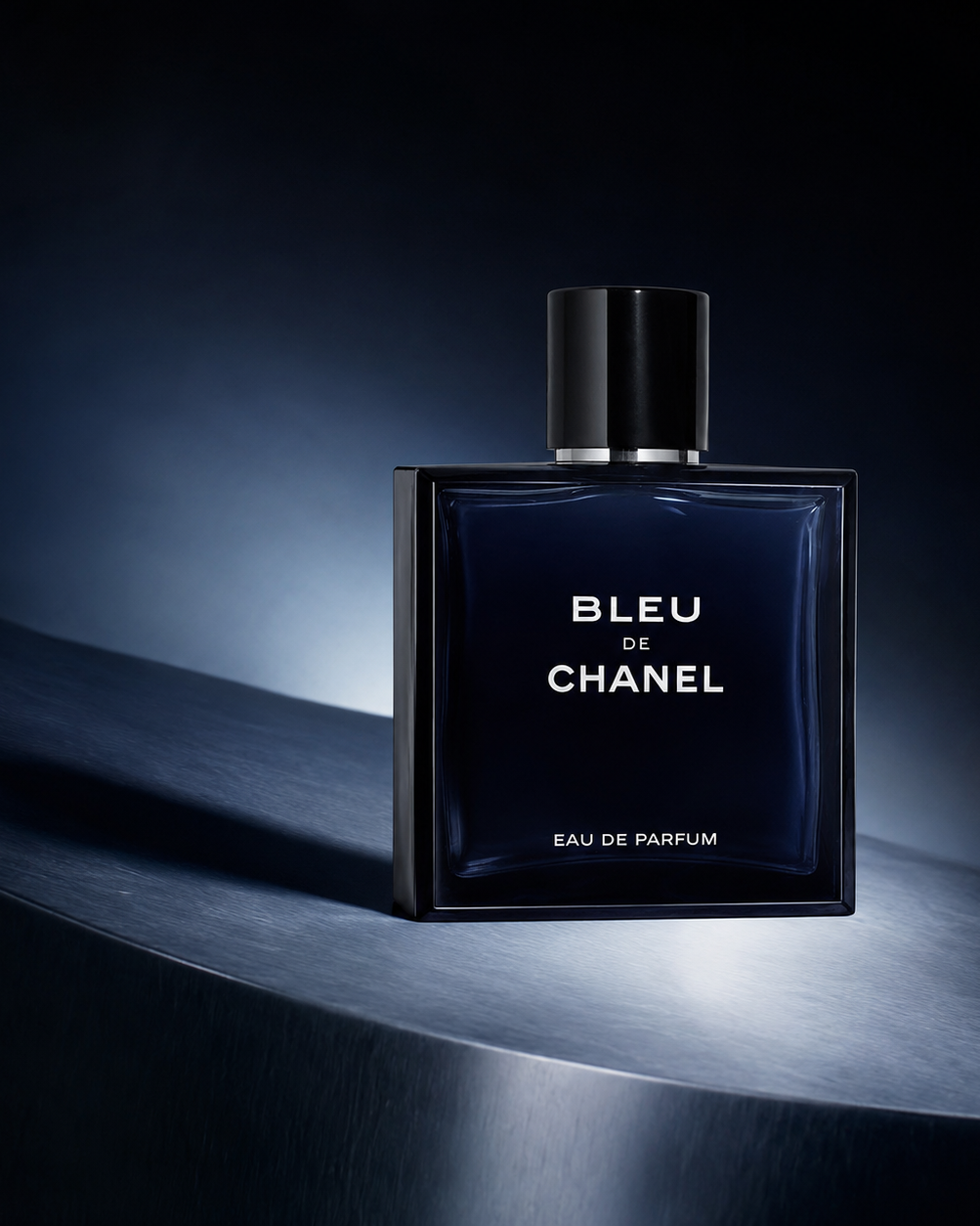 Bleu de Chanel Eau de Parfum - صورة حملة عطرية: 07 minimal silver plane