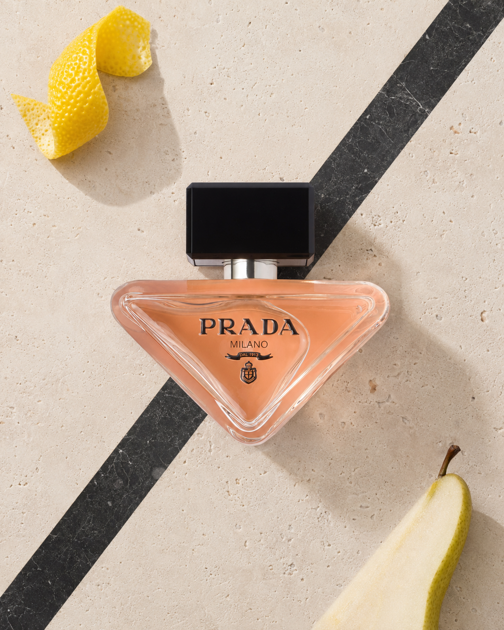 Prada Paradoxe Eau de Parfum - صورة حملة عطرية: 02 campaign ivory geometry