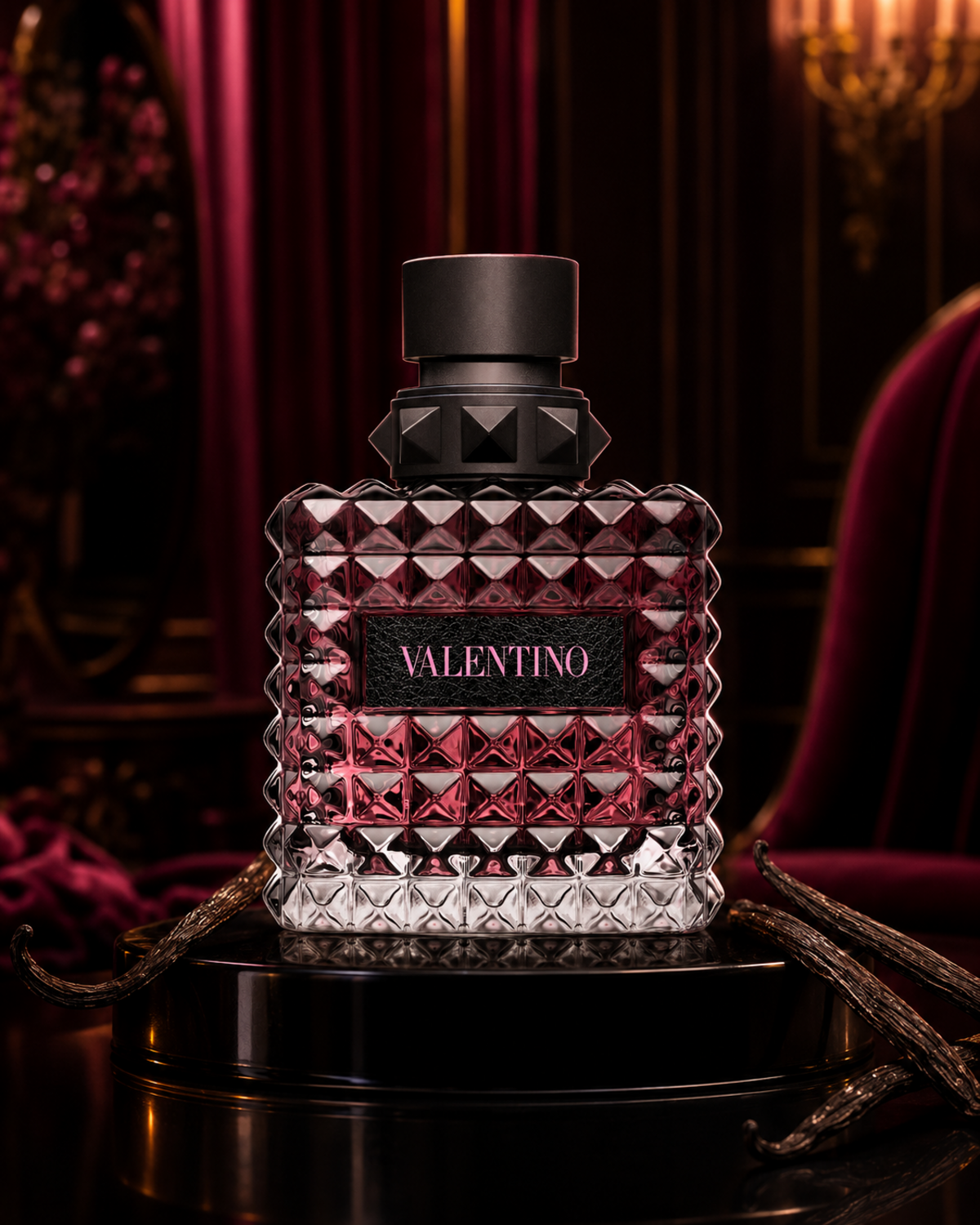 Valentino Donna Born in Roma Intense Eau de Parfum - صورة حملة عطرية: 02 campaign vanilla noir salon