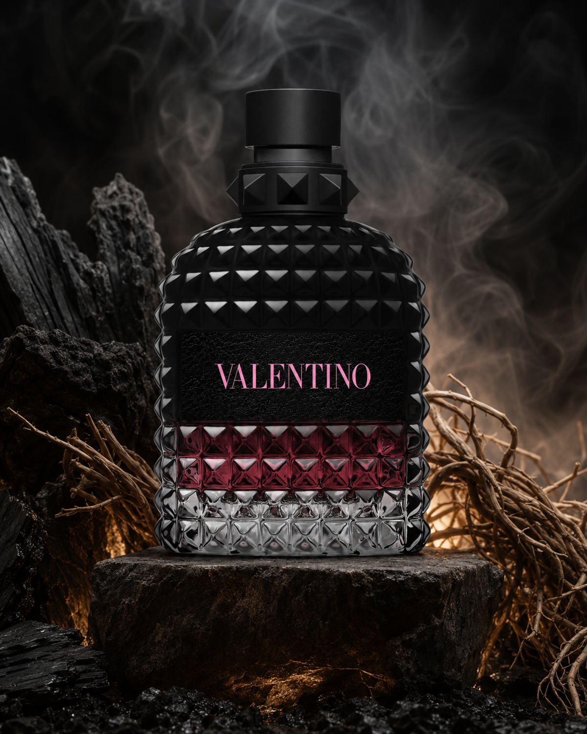 Valentino Uomo Born in Roma Intense Eau de Parfum - صورة حملة عطرية: 05 campaign smoked vetiver earth